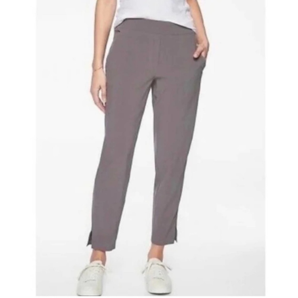 🥳HP🥳 Athleta Brooklyn Ankle Work Casual Joggers Light Grey Minimalist Pants 2P